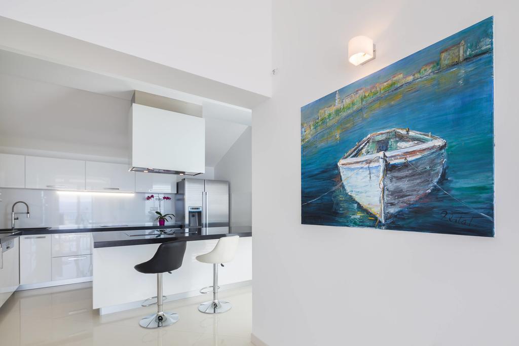 Beach Penthouse Diamond オミシュ エクステリア 写真