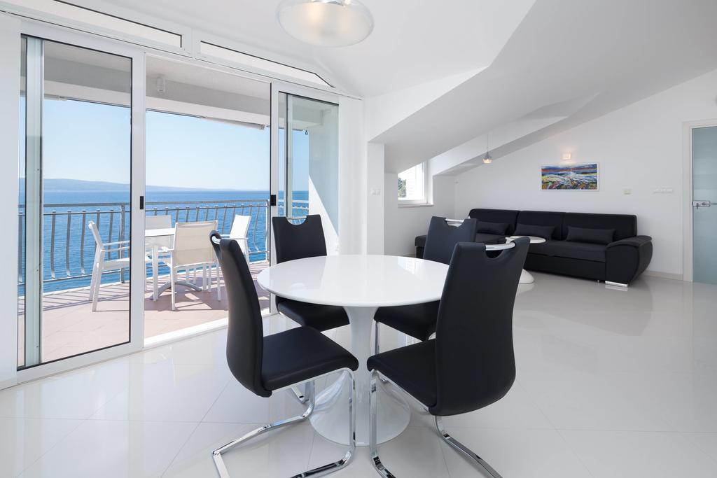 Beach Penthouse Diamond オミシュ エクステリア 写真